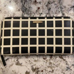 Kate Spade Black and Beige Patterned Zip Around Wallet